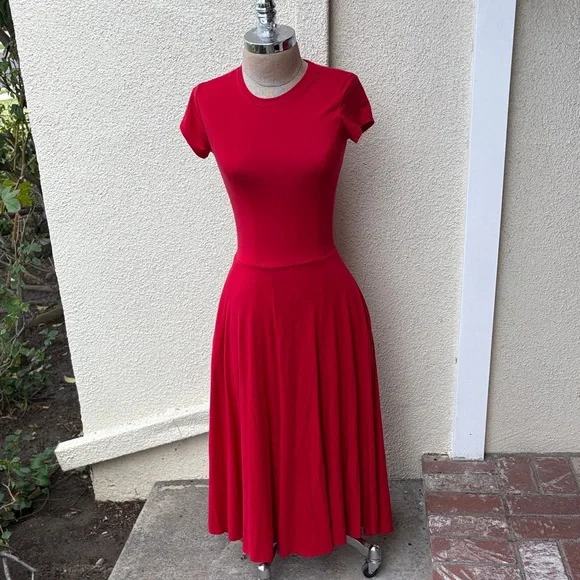 Reformation gorgeous red stretchy dress with great deep pockets - Picture 2 of 10